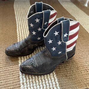 ROPER Women’s American Beauty- Size 7 Distressed Round Toe Western Cowboy Boots